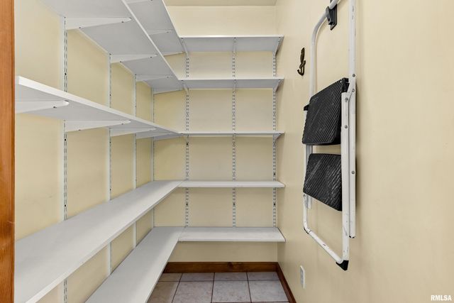 604 S PLEASANT HILL Road, East Peoria, IL 61611