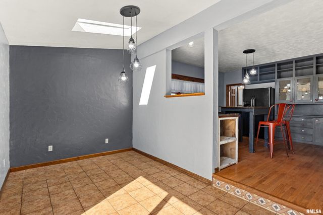 604 S PLEASANT HILL Road, East Peoria, IL 61611