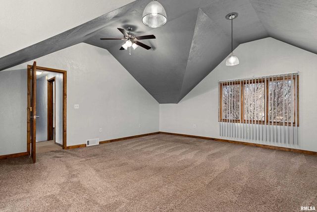 604 S PLEASANT HILL Road, East Peoria, IL 61611