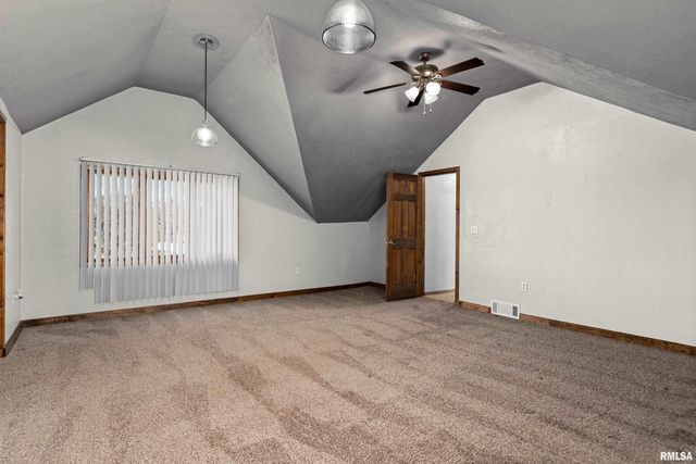 604 S PLEASANT HILL Road, East Peoria, IL 61611