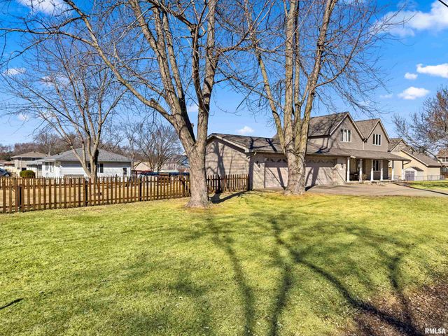 604 S PLEASANT HILL Road, East Peoria, IL 61611