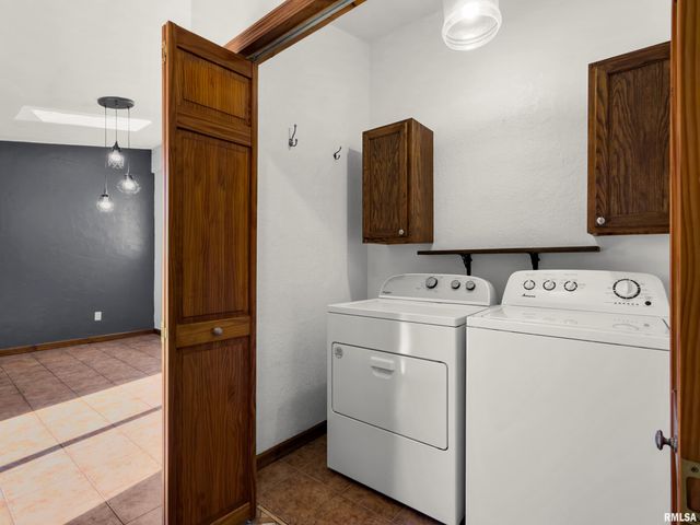 604 S PLEASANT HILL Road, East Peoria, IL 61611