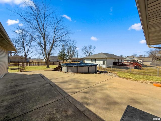 604 S PLEASANT HILL Road, East Peoria, IL 61611