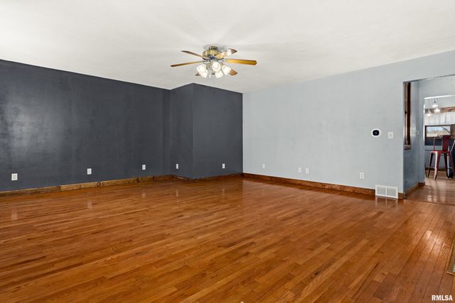 604 S PLEASANT HILL Road, East Peoria, IL 61611