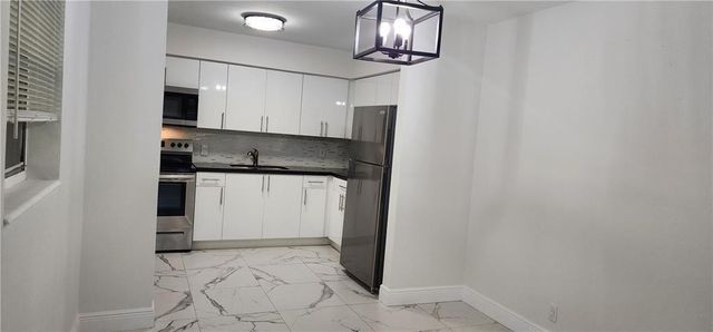 900 SW 11th Street 3, Hallandale Beach, FL 33009