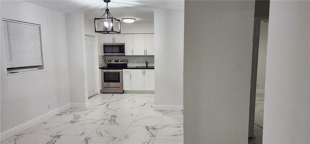 900 SW 11th Street 3, Hallandale Beach, FL 33009