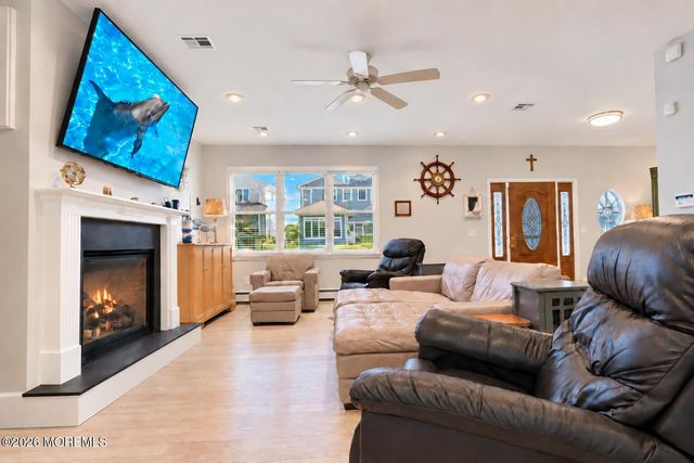 121 Camden Avenue, Lavallette, NJ 08735