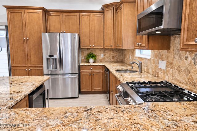 121 Camden Avenue, Lavallette, NJ 08735