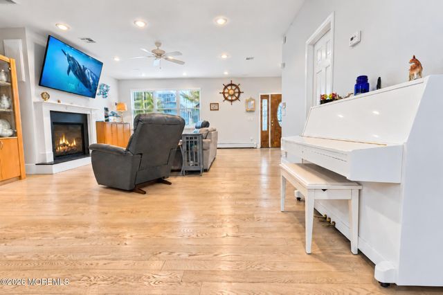 121 Camden Avenue, Lavallette, NJ 08735