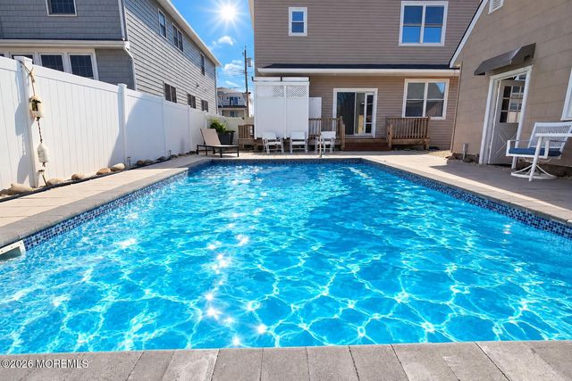 121 Camden Avenue, Lavallette, NJ 08735