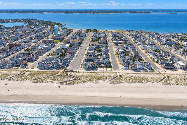 121 Camden Avenue, Lavallette, NJ 08735