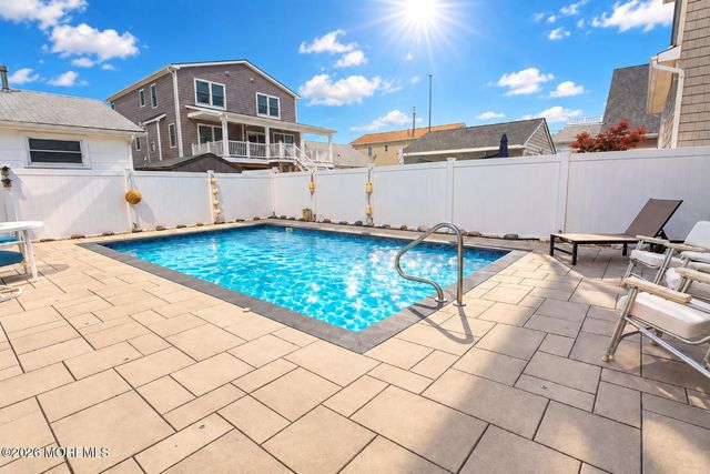 121 Camden Avenue, Lavallette, NJ 08735