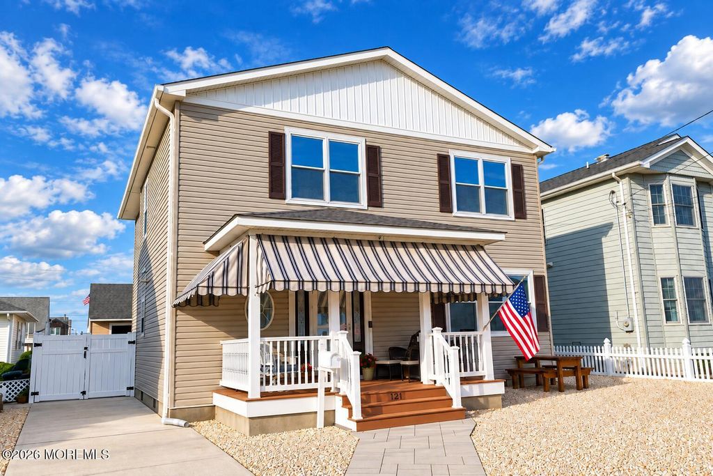 121 Camden Avenue, Lavallette, NJ 08735