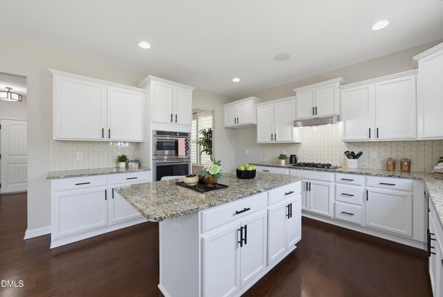 619 Laurel Berry Court, Apex, NC 27523