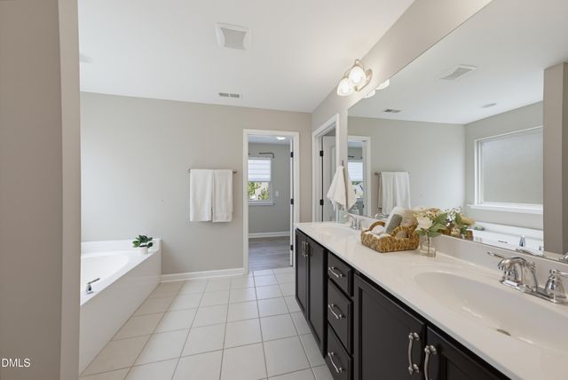 619 Laurel Berry Court, Apex, NC 27523