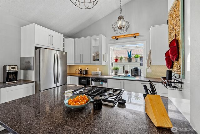 11621 19th Avenue SW, Burien, WA 98146