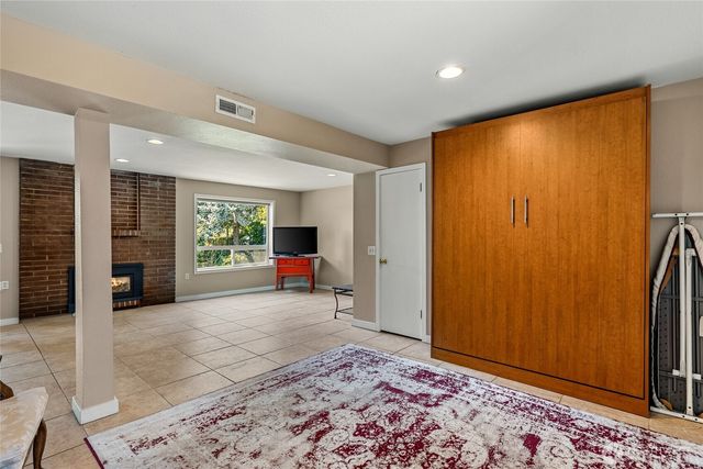 11621 19th Avenue SW, Burien, WA 98146