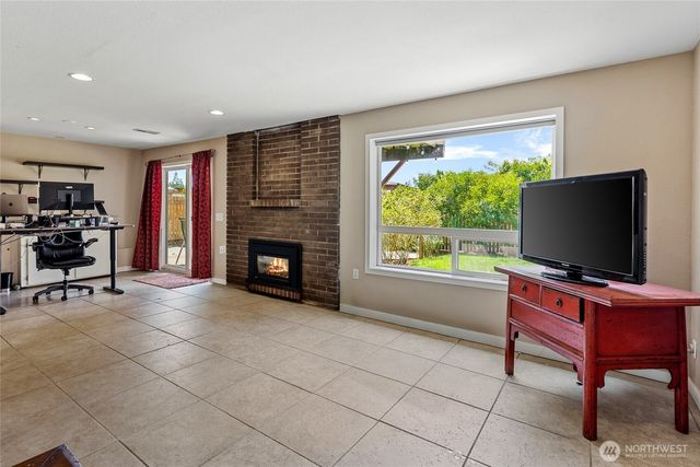 11621 19th Avenue SW, Burien, WA 98146