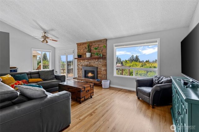 11621 19th Avenue SW, Burien, WA 98146
