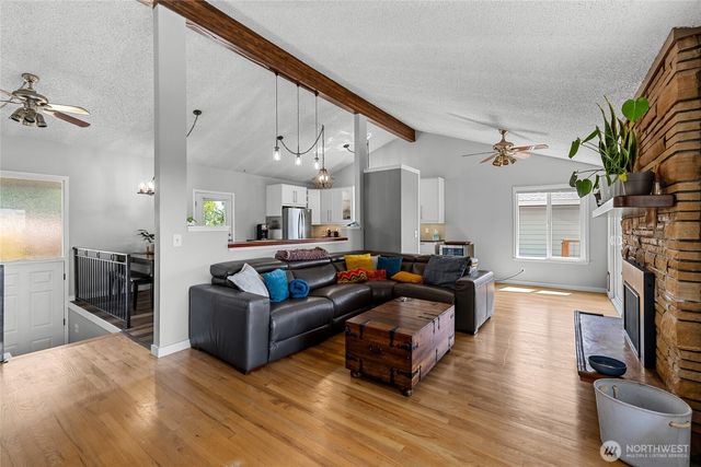 11621 19th Avenue SW, Burien, WA 98146
