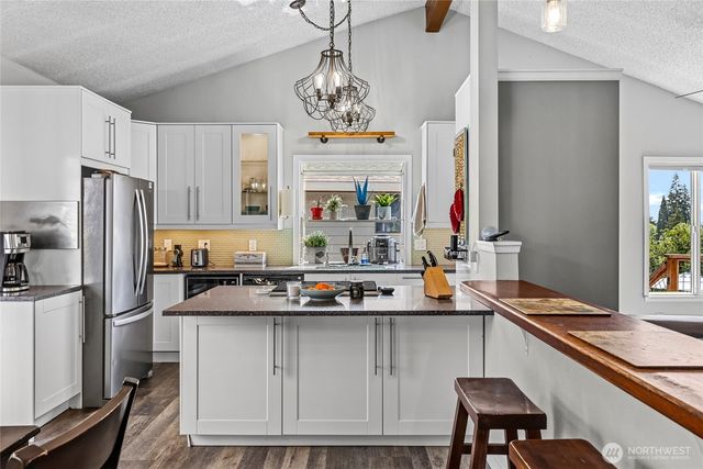 11621 19th Avenue SW, Burien, WA 98146