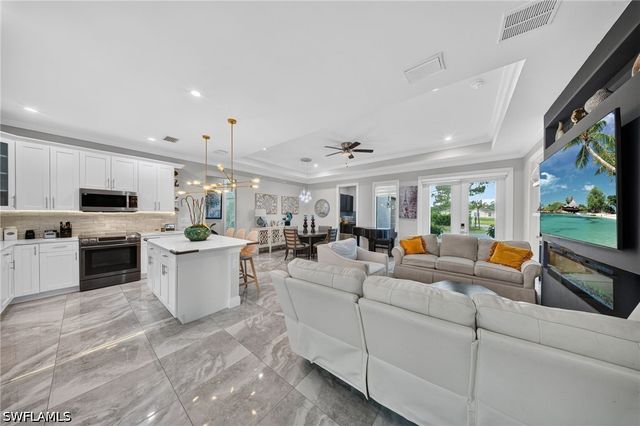 2885 41st AVE NE, Naples, FL 34120