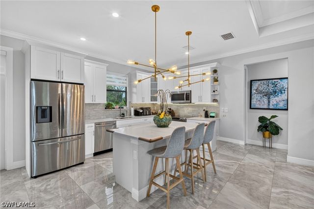 2885 41st AVE NE, Naples, FL 34120