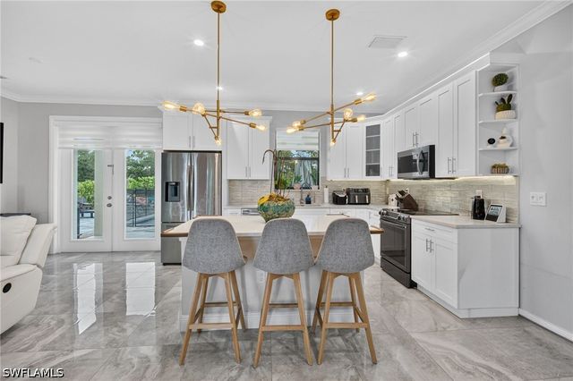 2885 41st AVE NE, Naples, FL 34120
