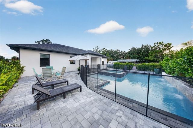 2885 41st AVE NE, Naples, FL 34120