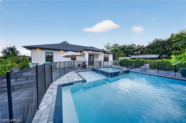 2885 41st AVE NE, Naples, FL 34120