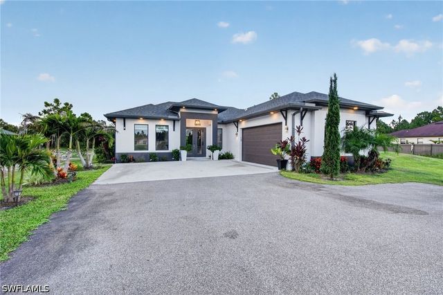 2885 41st AVE NE, Naples, FL 34120