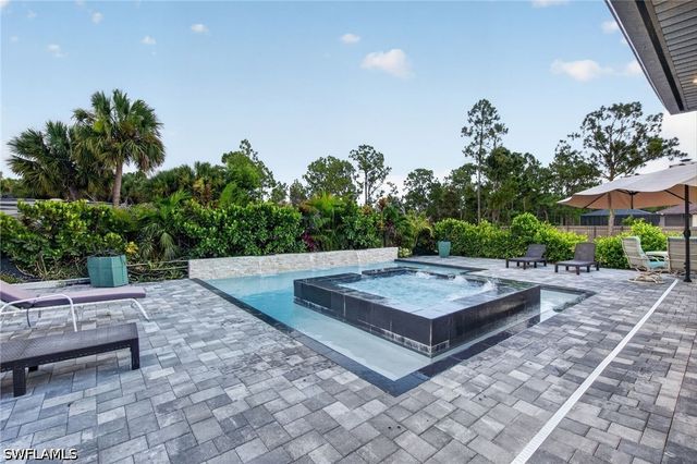 2885 41st AVE NE, Naples, FL 34120