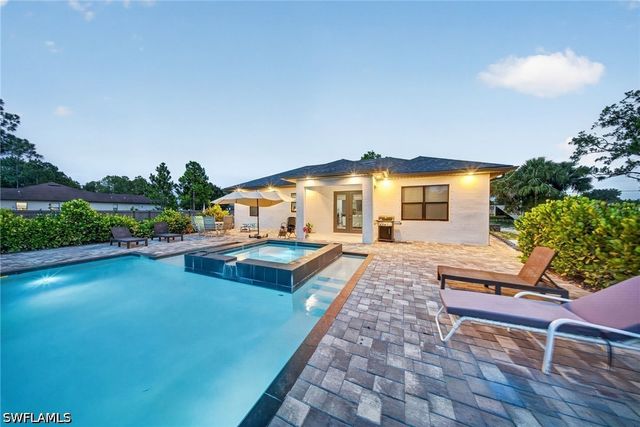 2885 41st AVE NE, Naples, FL 34120