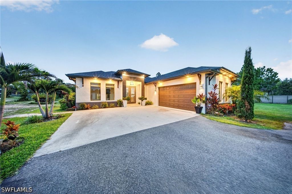 2885 41st AVE NE, Naples, FL 34120