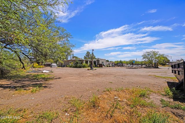 507 Nicholas Road, Socorro, TX 79927