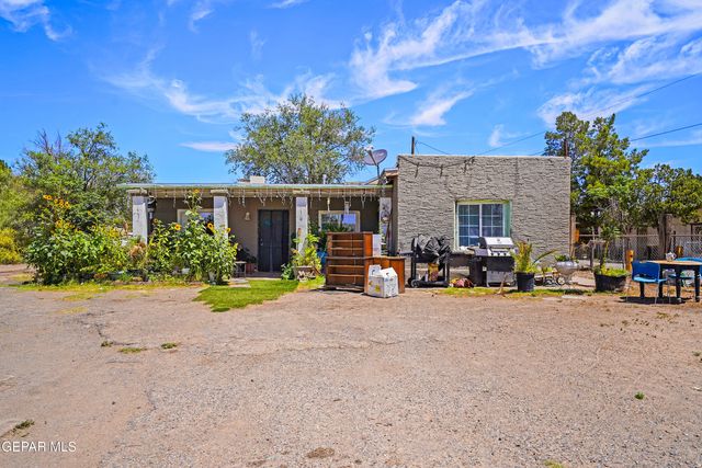 507 Nicholas Road, Socorro, TX 79927