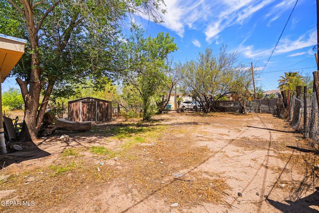 507 Nicholas Road, Socorro, TX 79927