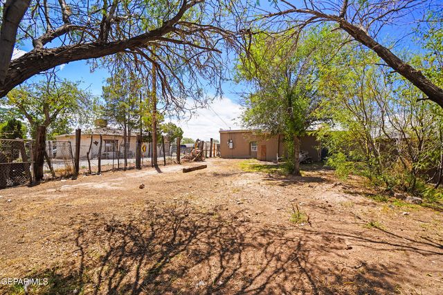 507 Nicholas Road, Socorro, TX 79927