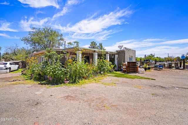 507 Nicholas Road, Socorro, TX 79927