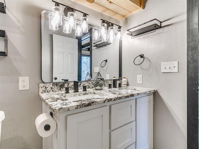 18795 Wildhorse Lane, Harrah, OK 73045