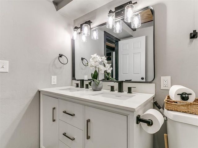 18795 Wildhorse Lane, Harrah, OK 73045