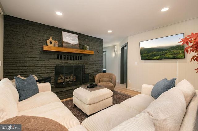 1321 MARSH HILL RD, Mc Henry, MD 21541