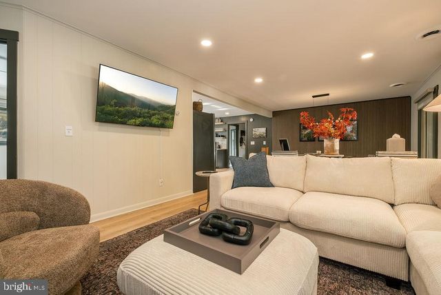 1321 MARSH HILL RD, Mc Henry, MD 21541