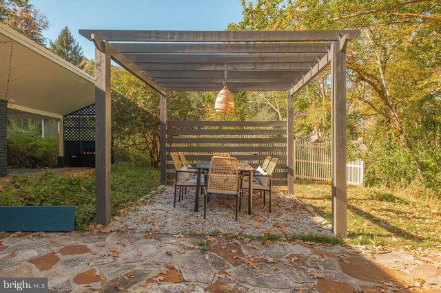 1321 MARSH HILL RD, Mc Henry, MD 21541