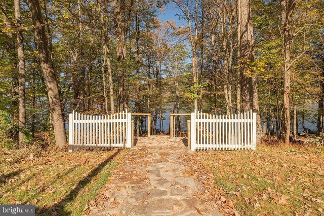 1321 MARSH HILL RD, Mc Henry, MD 21541