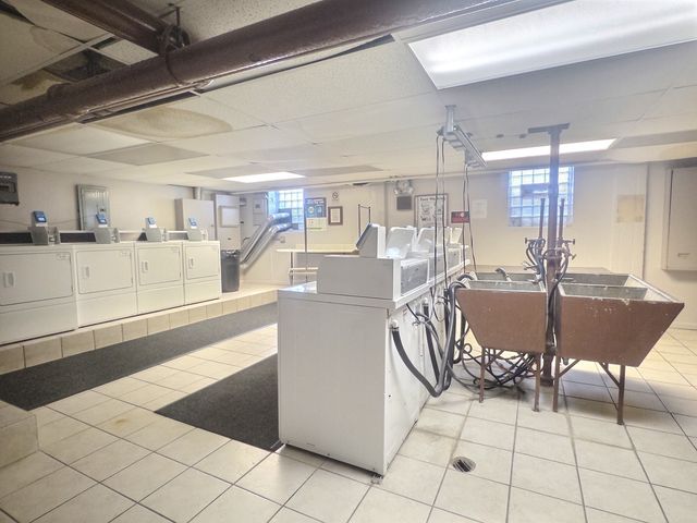 2610 W Balmoral Avenue 105, Chicago, IL 60625