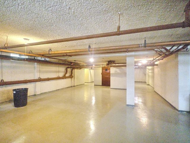 2610 W Balmoral Avenue 105, Chicago, IL 60625