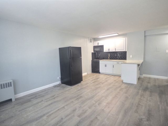 2610 W Balmoral Avenue 105, Chicago, IL 60625