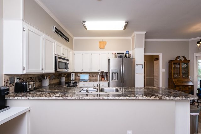 51 Saint Thomas Court, Little Rock, AR 72211