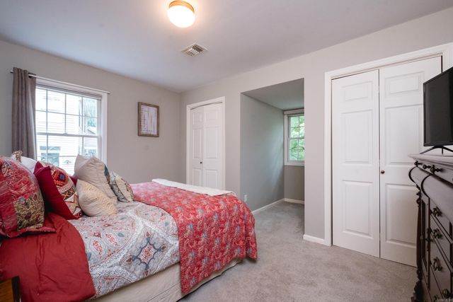 51 Saint Thomas Court, Little Rock, AR 72211
